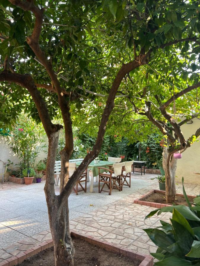 Cosy Guesthouse-Souterrain With Garden In City Center Corinth Exteriör bild