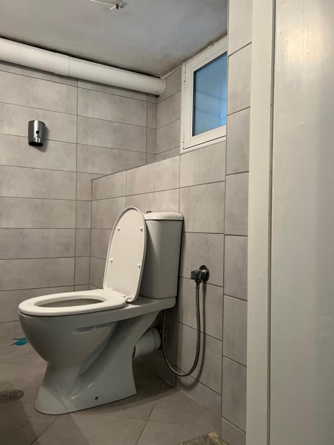 Cosy Guesthouse-Souterrain With Garden In City Center Corinth Exteriör bild