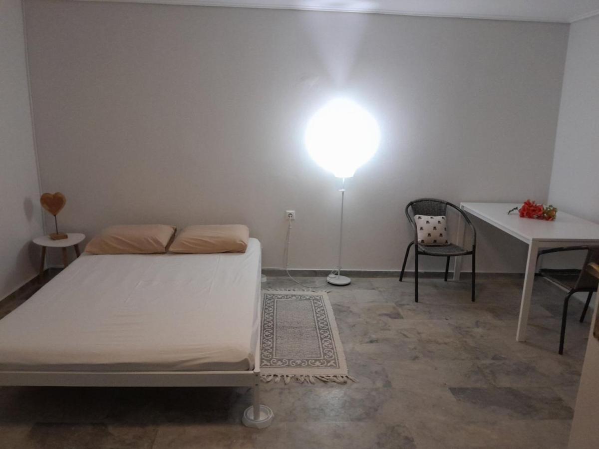 Cosy Guesthouse-Souterrain With Garden In City Center Corinth Exteriör bild
